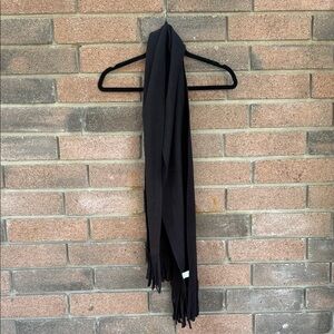 Old Navy Women's Performance Fleece Classic Black Women's Scarf OS With Fringe